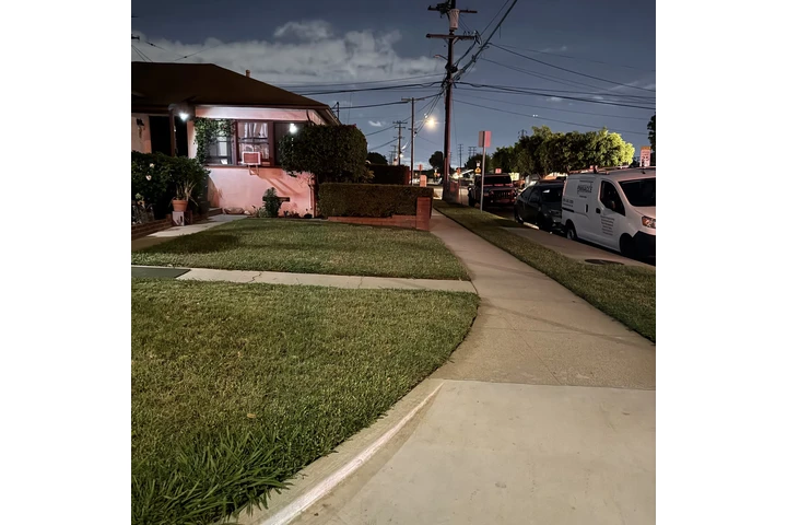 $1100 : Renta cuatro a mujer/hijoo image 3