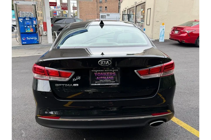 $9995 : 2017 Optima LX image 4