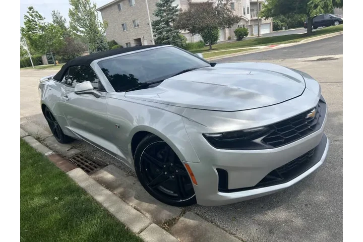 $18977 : 2019 Camaro LT image 2