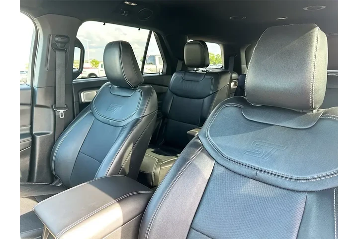 $39995 : Ford Explorer 2022 AWD ST 4d image 8