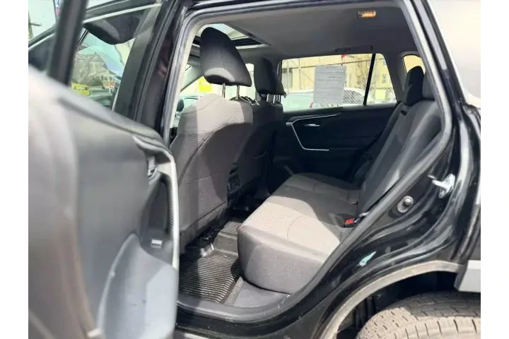 2021 TOYOTA RAV42021 TOYOTA R image 7