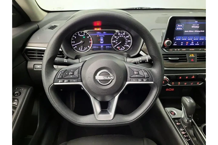 $20998 : Nissan Altima 2024 2.5 SV 4d image 10