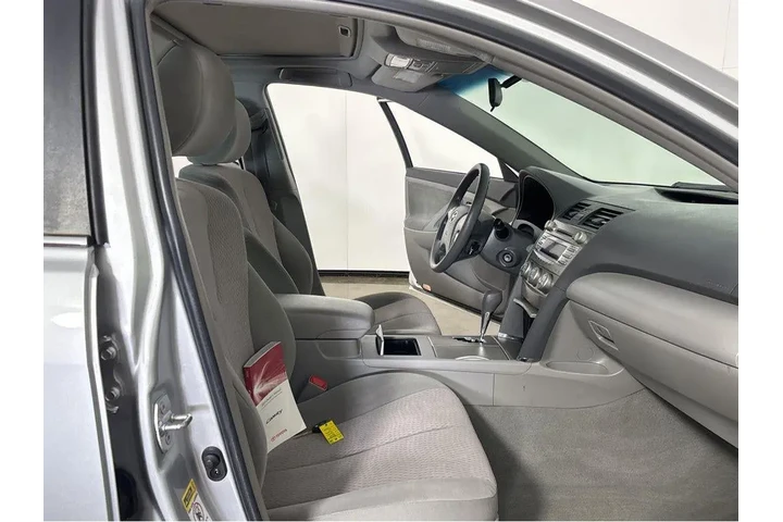 $11500 : 2010 Camry LE image 6