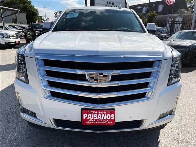 2017 Escalade 4WD 4dr Luxury image 2