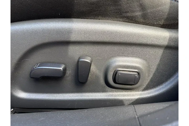 $9495 : 2018 Altima 2.5 SR image 8