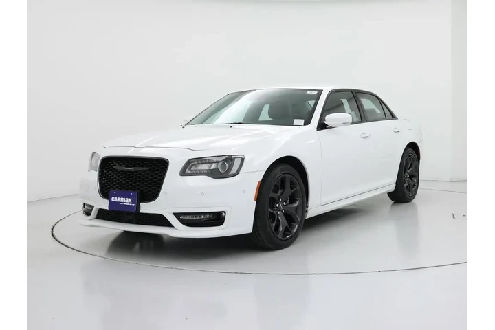 $27998 : Chrysler 300 2022 Touring L image 4