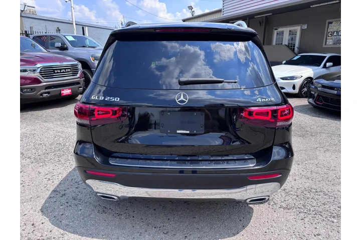 2023 Mercedes-Benz GLB-Class image 5