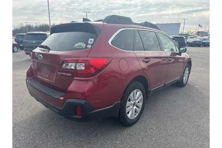 $11872 : Subaru Outback 2018 AWD 2.5i image 3