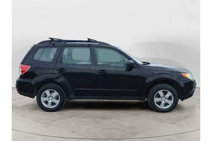 $9561 : Subaru Forester 2011 AWD 2.5 image 1