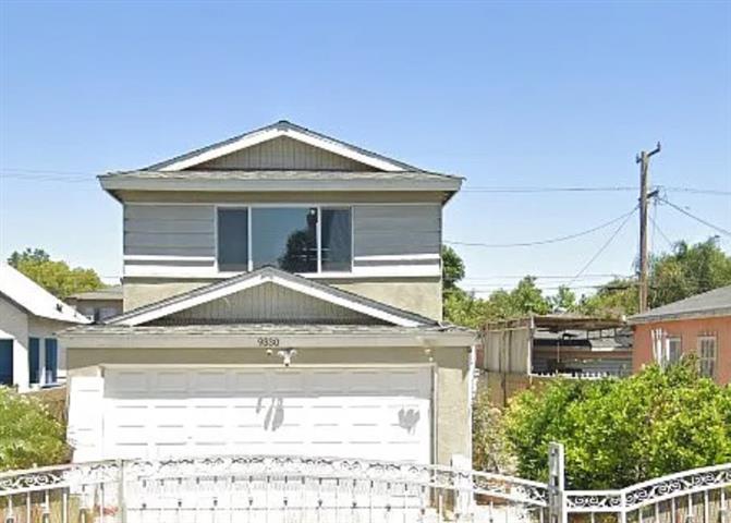 $1060 : AFFORDABLE CASA SouthGate image 1