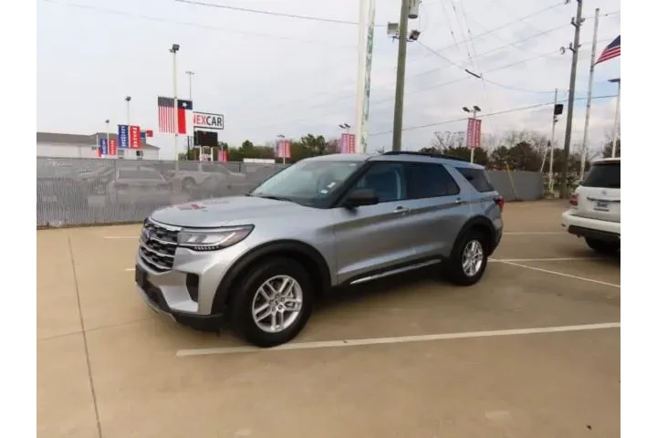 $32911 : Ford Explorer 2025 Active 4d image 2