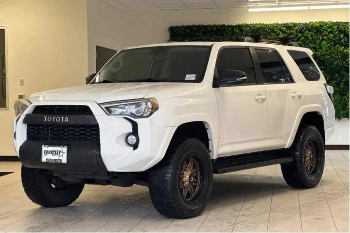 $23455 : Toyota 4Runner 2014 4x4 SR5 image 7