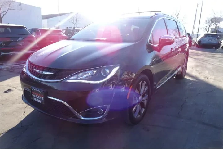 $14995 : 2017 PACIFICA image 7