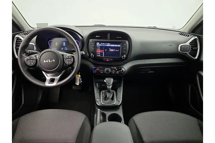 $17998 : Kia Soul 2024 LX 4dr Crossov image 9