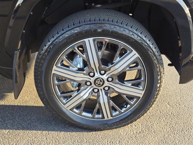 $63258 : Pre-Owned 2023 Tundra 4WD Cap image 10