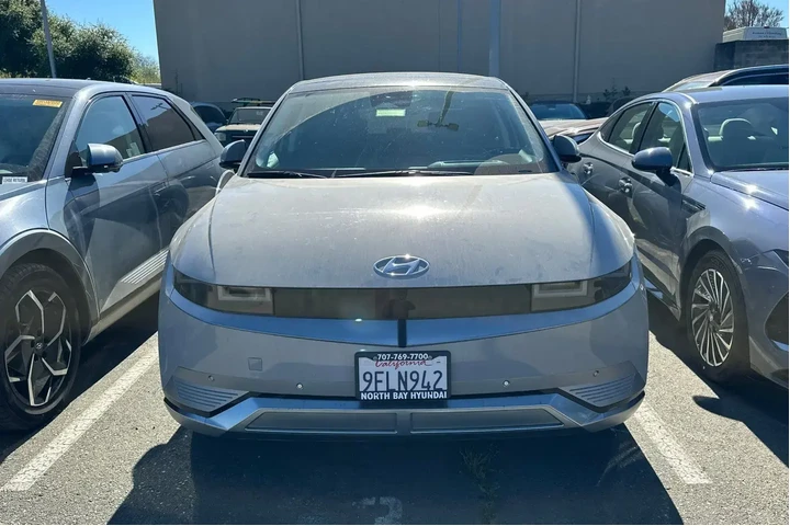 $28990 : Hyundai IONIQ 5 2023 AWD Lim image 3