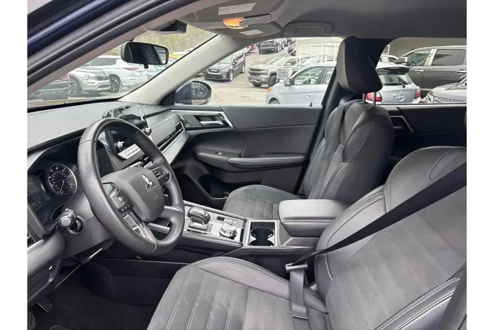 $26688 : Mitsubishi Outlander 2024 SE image 10