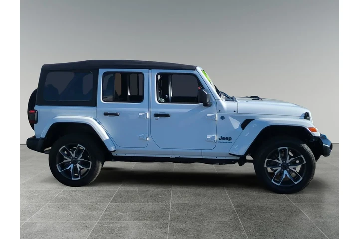 $33500 : Jeep Wrangler 2024 4x4 Willy image 6