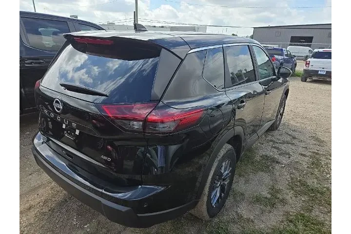 $29343 : Nissan Rogue 2026 AWD SV 4dr image 3