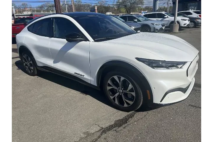 $38988 : Ford Mustang Mach-E 2023 AWD image 2