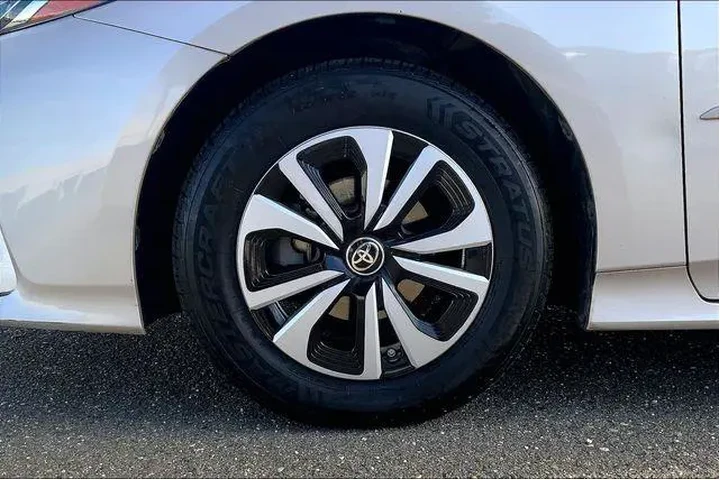 $20985 : Toyota Prius Prime 2019 Plus image 9