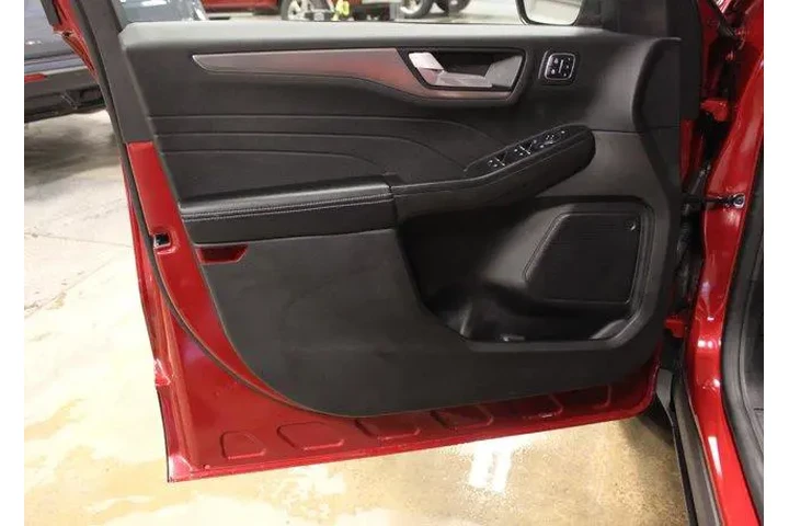 $29995 : Ford Escape 2022 AWD Titaniu image 7