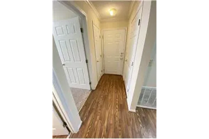 $1600 : Rental property with 2 bedro image 10