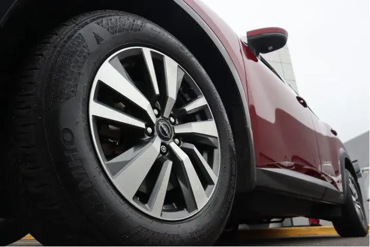 $33707 : Nissan Pathfinder 2024 AWD S image 9