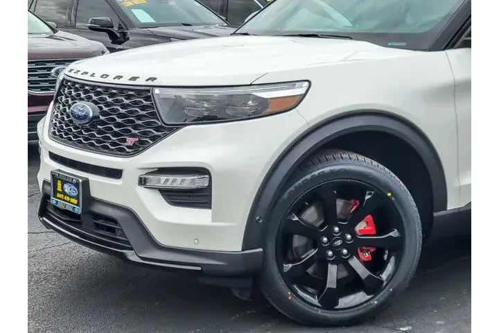 $34969 : Ford Explorer 2020 AWD ST 4d image 2