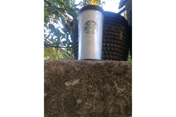 $4000 : Vaso térmico de Starbucks image 1
