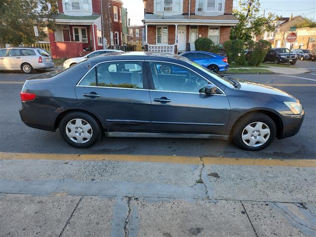 2005 Accord LX sedan AT image 6