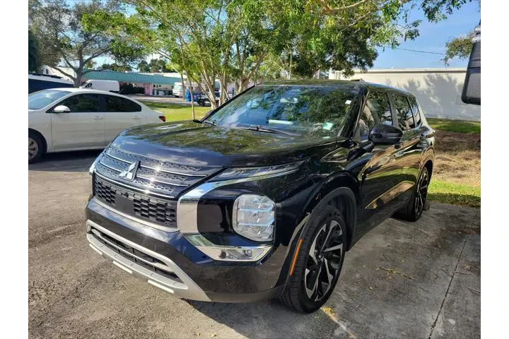 $18988 : Mitsubishi Outlander 2022 Bl image 2