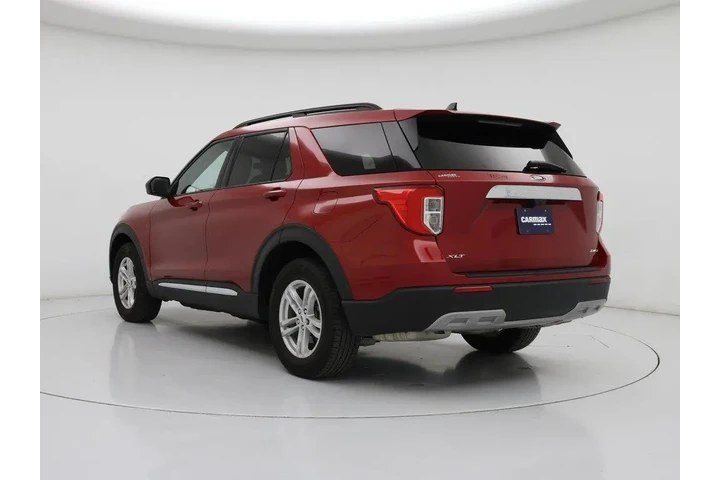 $33998 : Ford Explorer 2023 AWD XLT 4 image 2