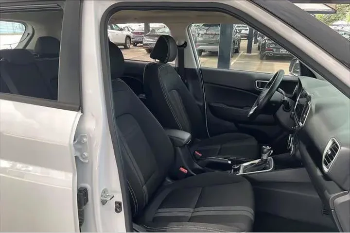 $16212 : Hyundai VENUE 2021 SEL 4dr C image 9