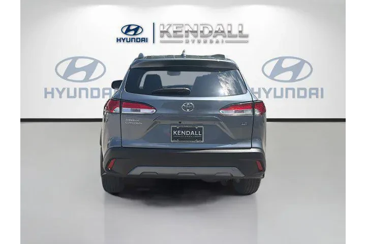$23986 : Toyota Corolla Cross 2024 LE image 5