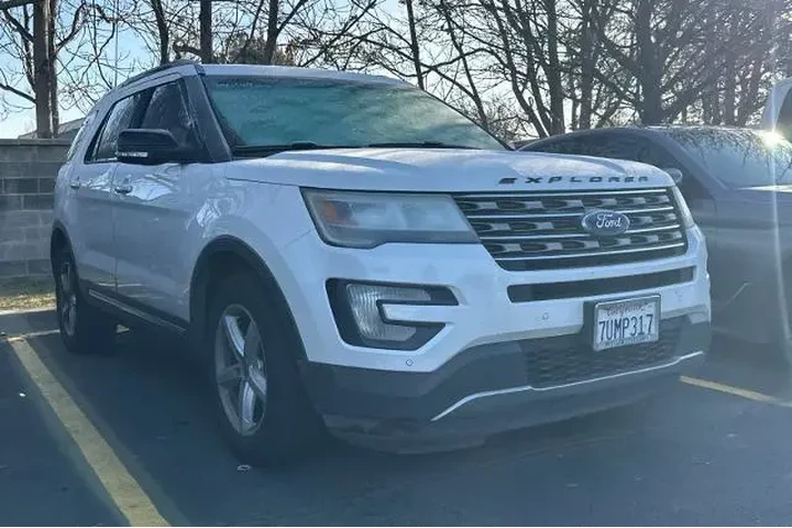 $12995 : Ford Explorer 2016 XLT 4dr S image 5