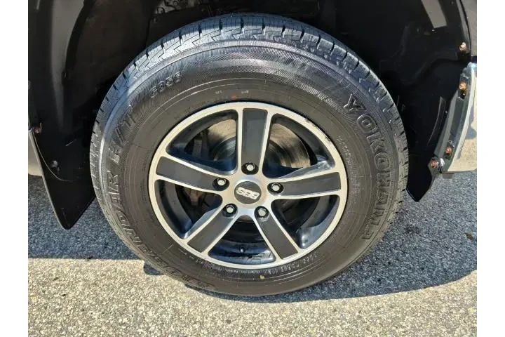 $32659 : Toyota Tundra 2017 4x4 SR5 4 image 9