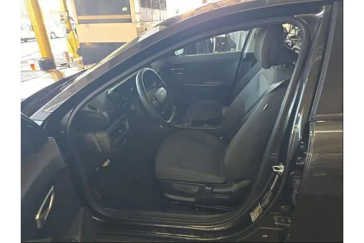 $23995 : Kia K4 2025 LX 4dr Sedan image 5