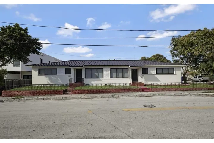$2500 : 3 bed in Miami Florida image 1