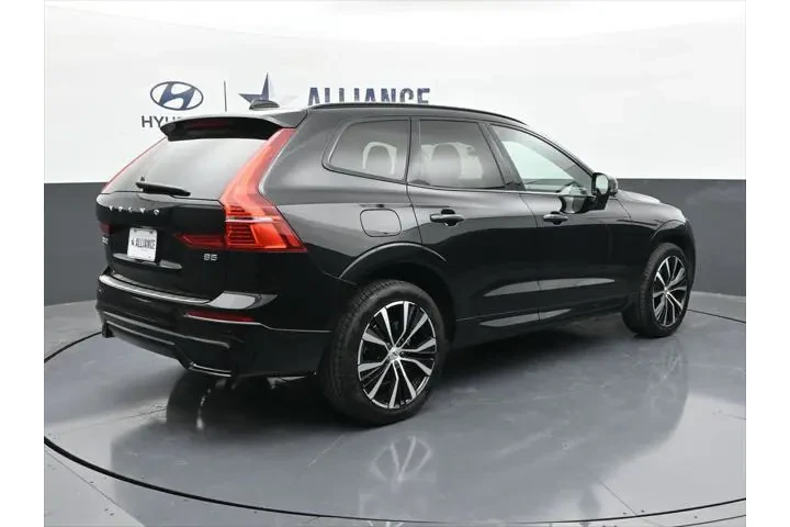 $35036 : Volvo XC60 2023 B5 Plus Dark image 8
