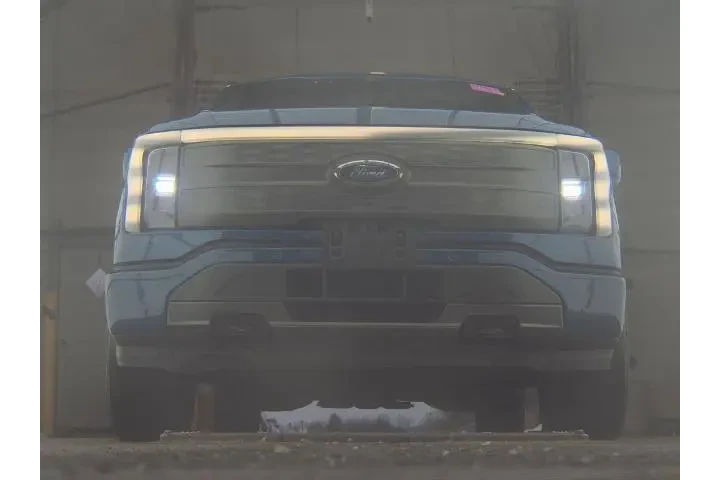 $37999 : Ford F-150 Lightning 2022 AW image 3