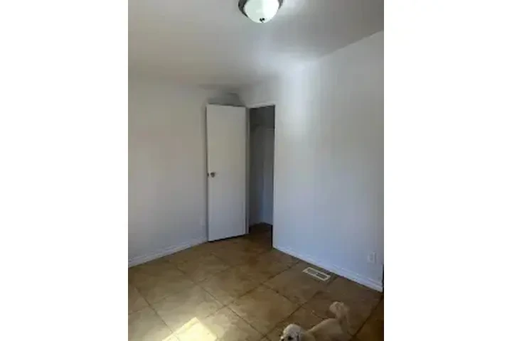 SE RENTA CUARTO 📍 image 3