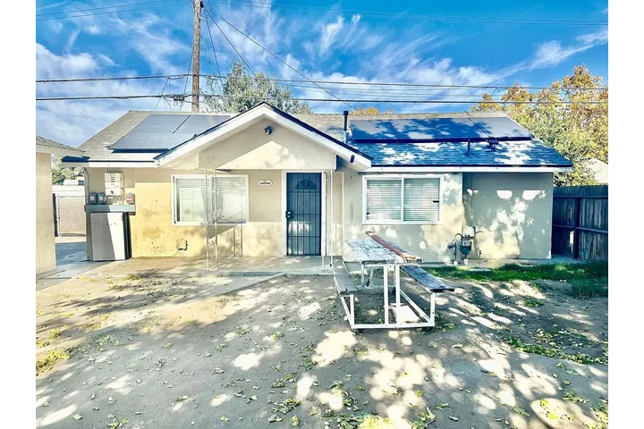 $850 : casa de 2 baños image 1