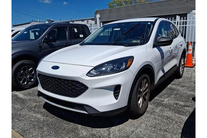 $23240 : Ford Escape 2022 SE 4dr SUV image 3