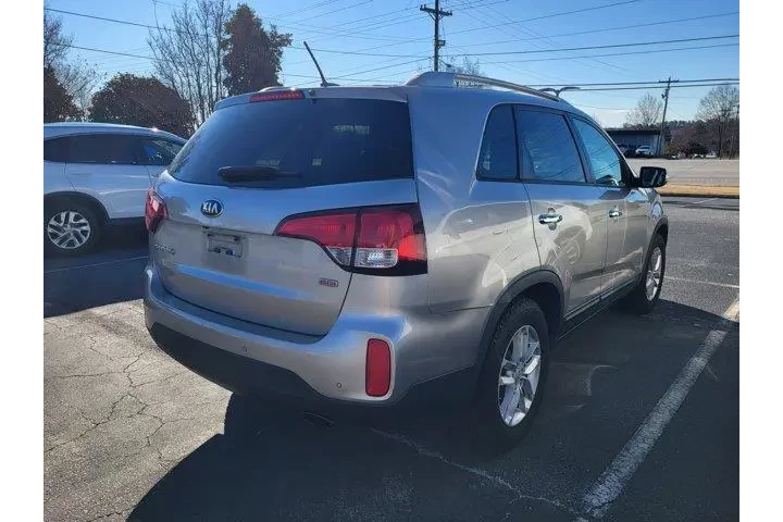 $11891 : Kia Sorento 2015 LX 4dr SUV image 4