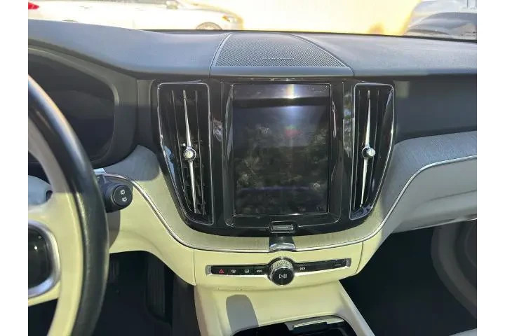 $27851 : Volvo XC60 2023 AWD B5 Plus image 10