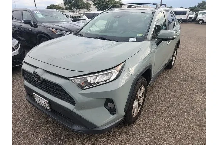 $17491 : Toyota RAV4 2019 AWD XLE 4dr image 3