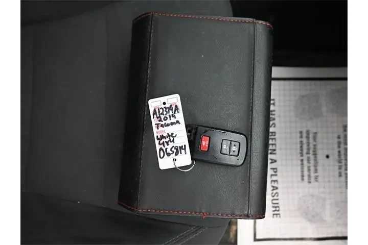 $26996 : Toyota Tacoma 2019 4x4 TRD O image 9