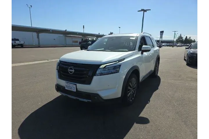 $26900 : Nissan Pathfinder 2022 SL 4d image 3