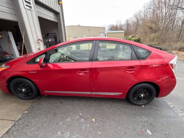 2015 Prius image 6